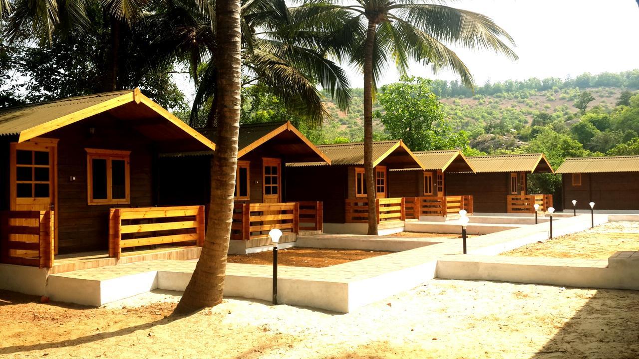 Kudle Ocean Front Resort Гокарна Екстериор снимка