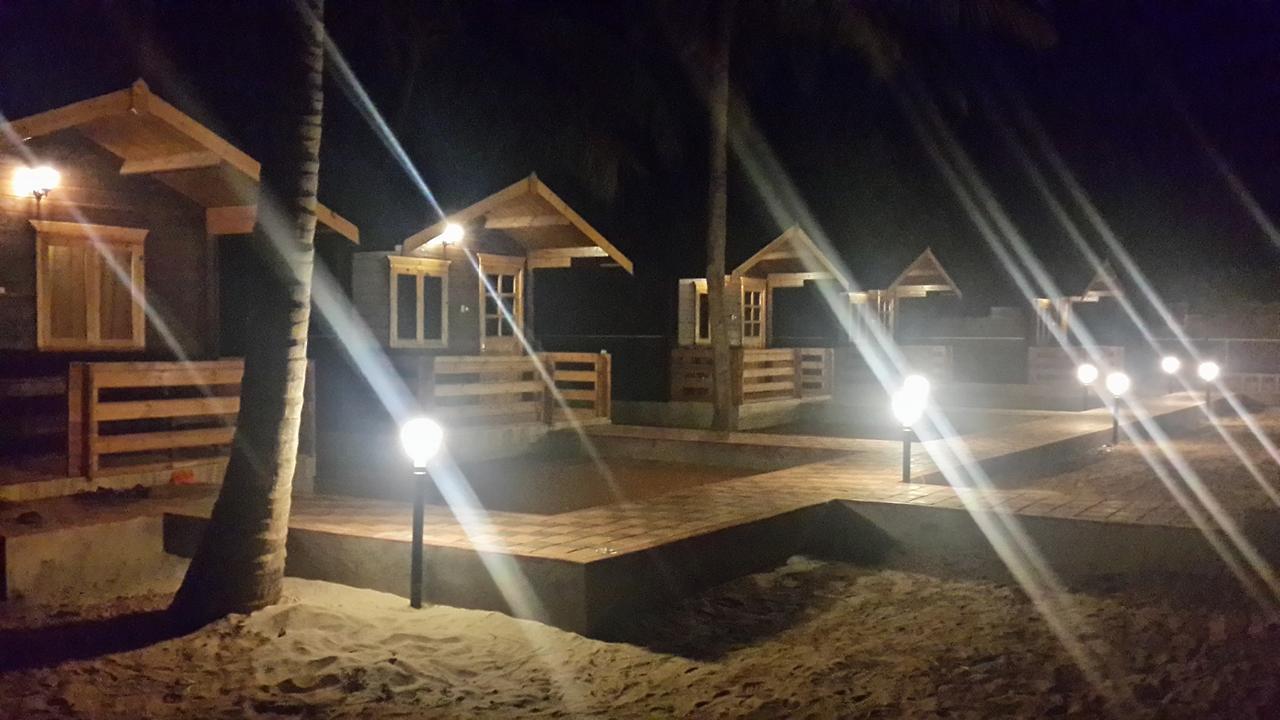Kudle Ocean Front Resort Гокарна Екстериор снимка